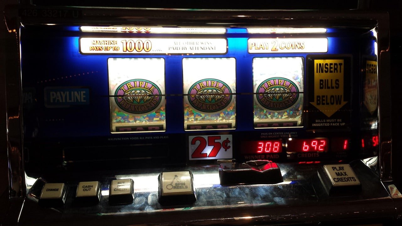 Antarmuka aplikasi bupati togel menampilkan pasar taruhan olahraga, live dealer, dan slot dalam satu dasbor
